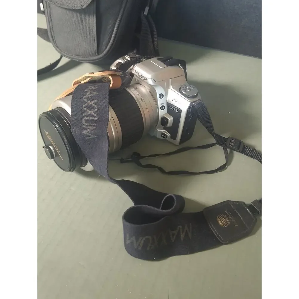 Minolta Maxxum XTsi 35mm Film Camera w 28-210mm Zoom Lens Tested + Case